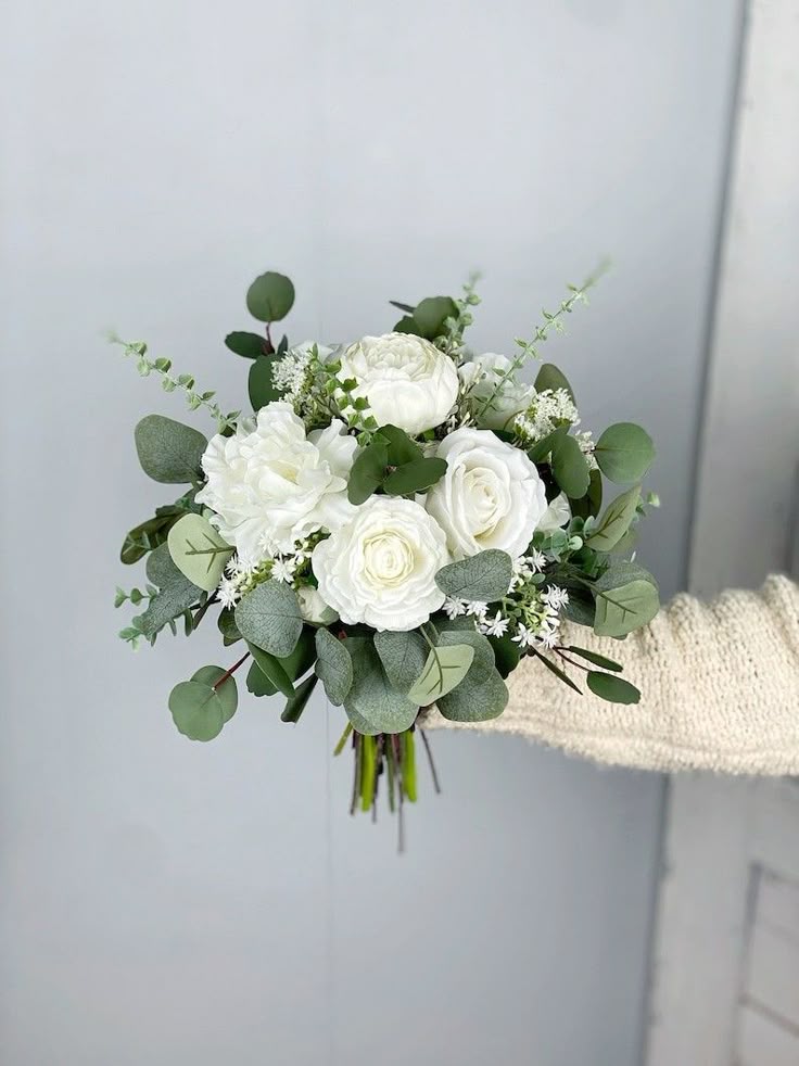 skromny bukiet ślubny eustoma
