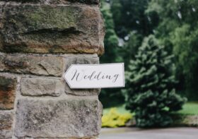Wesele jako źródło pracy: jakie zawody są zawsze potrzebne na ślubie?
