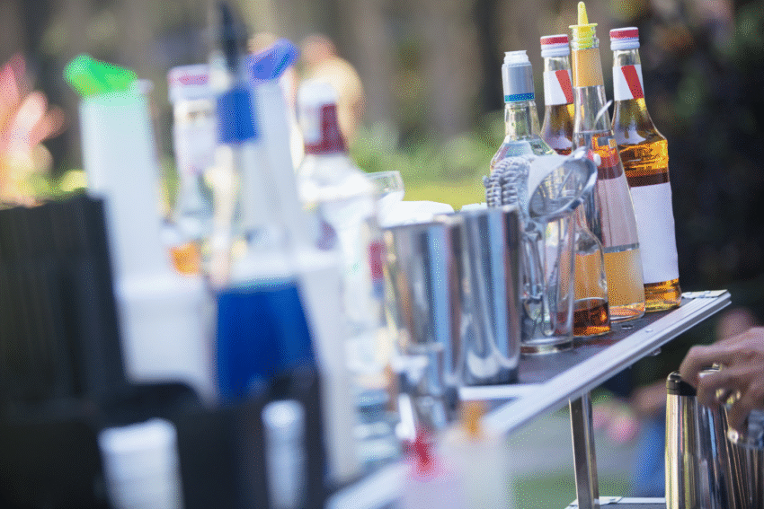 samoobsługowy drink bar na weselu