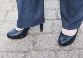 Szerokie spodnie damskie – połączenie elegancji i wygody